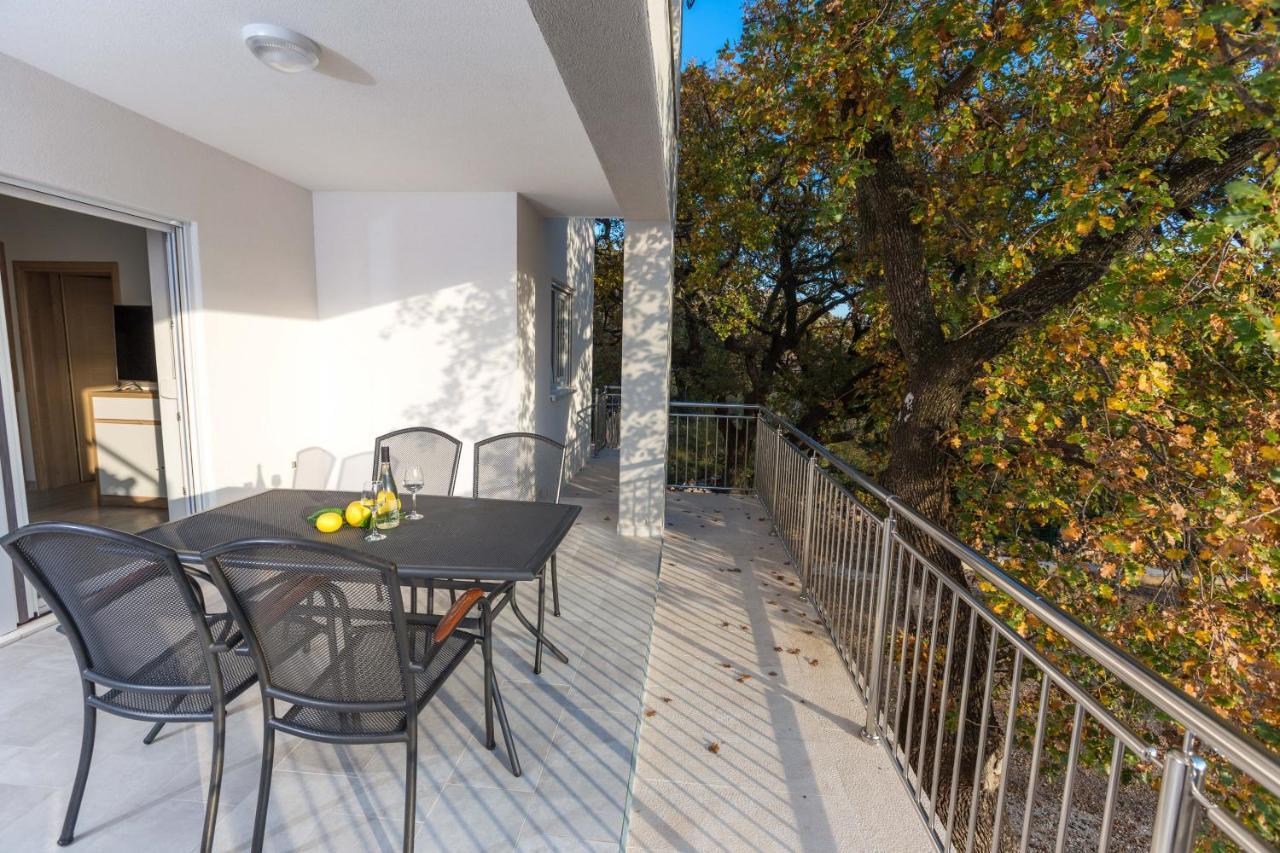 Apartmani Villa Paulo Starigrad Paklenica Exterior foto