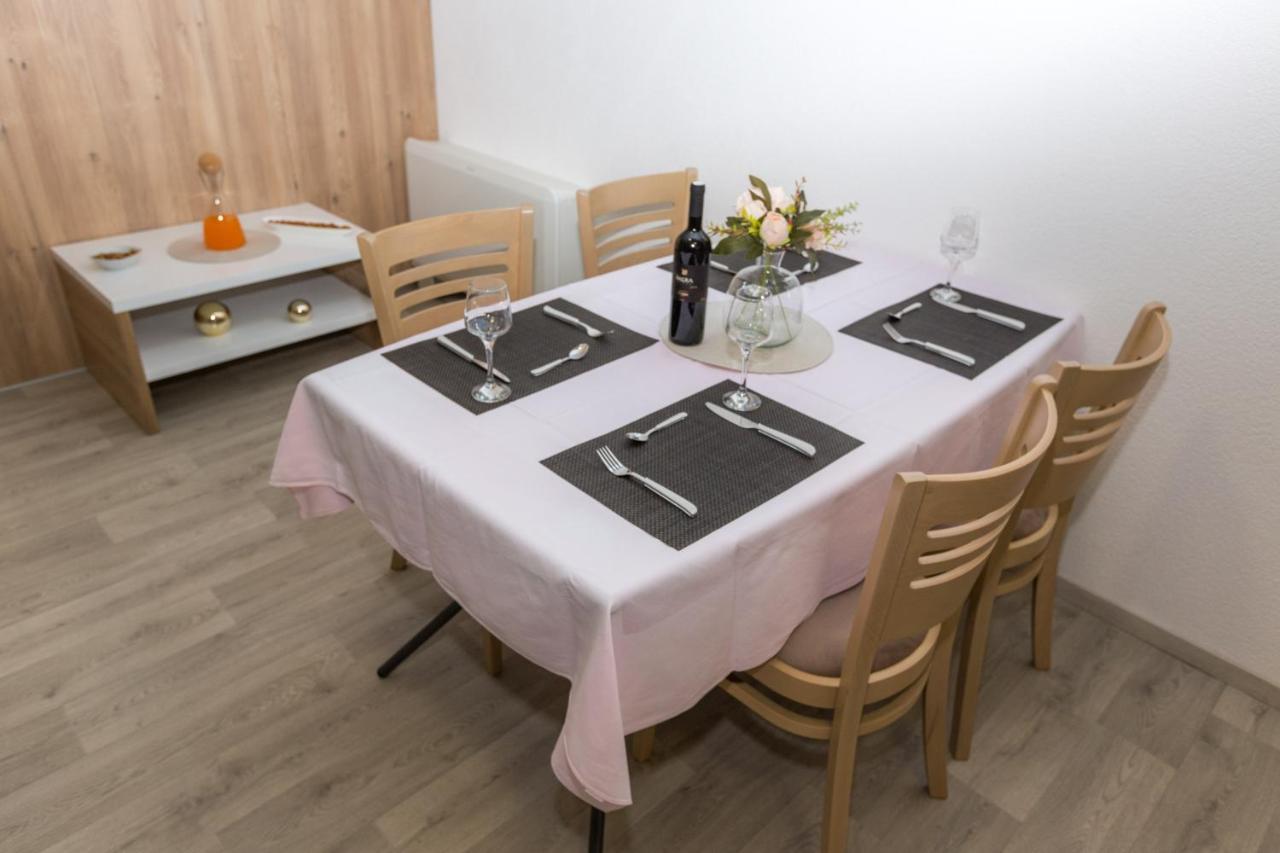 Apartmani Villa Paulo Starigrad Paklenica Exterior foto